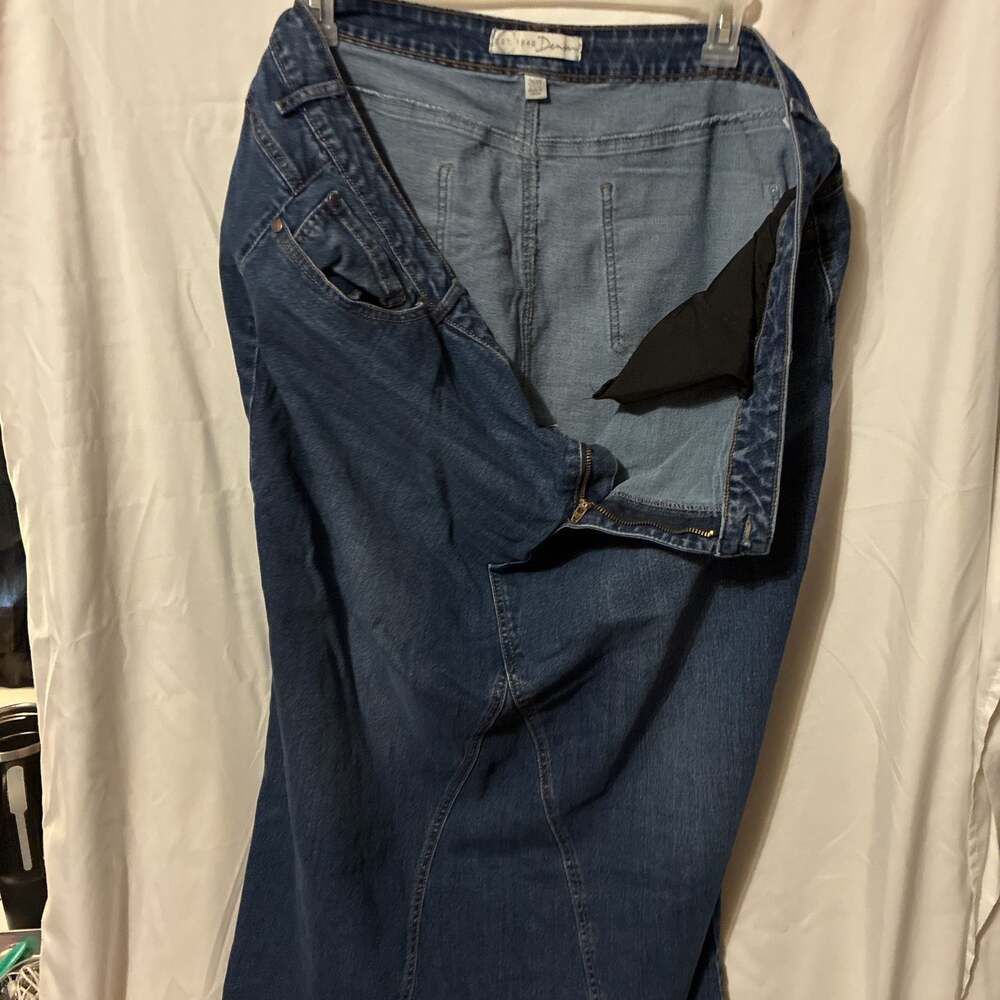 C.C. Denim Women's Dark Wash Tummy Control Jeans Size 20W